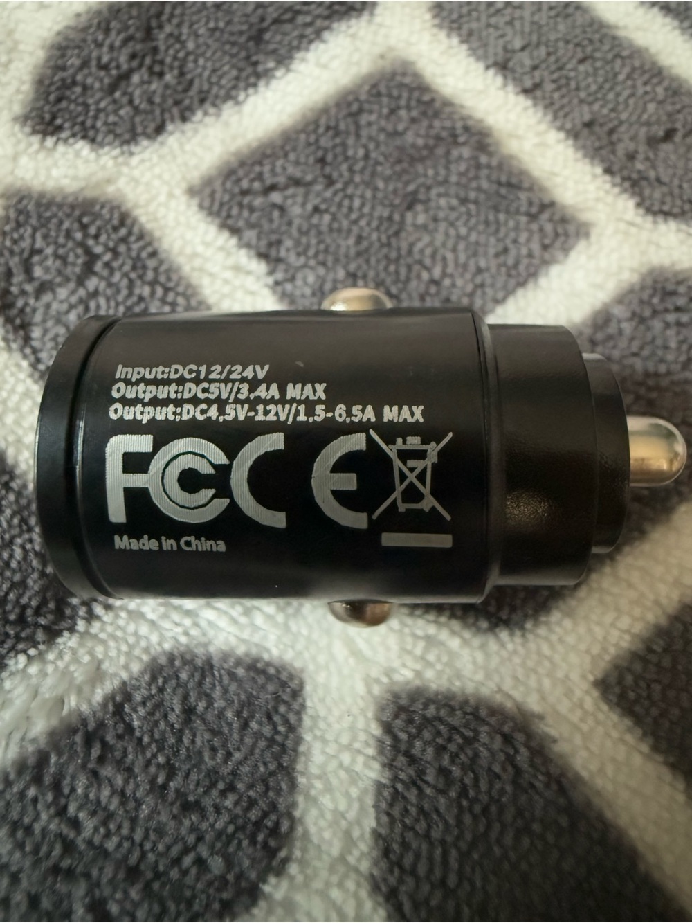 Universal Black Car USB Charger Adapter - 12/24V Input